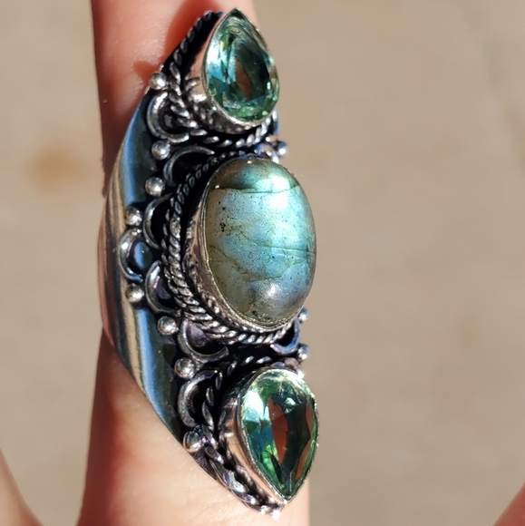 New Labradorite & Tsavorite 925 Silver Statement Ring. - Picture 10 of 14